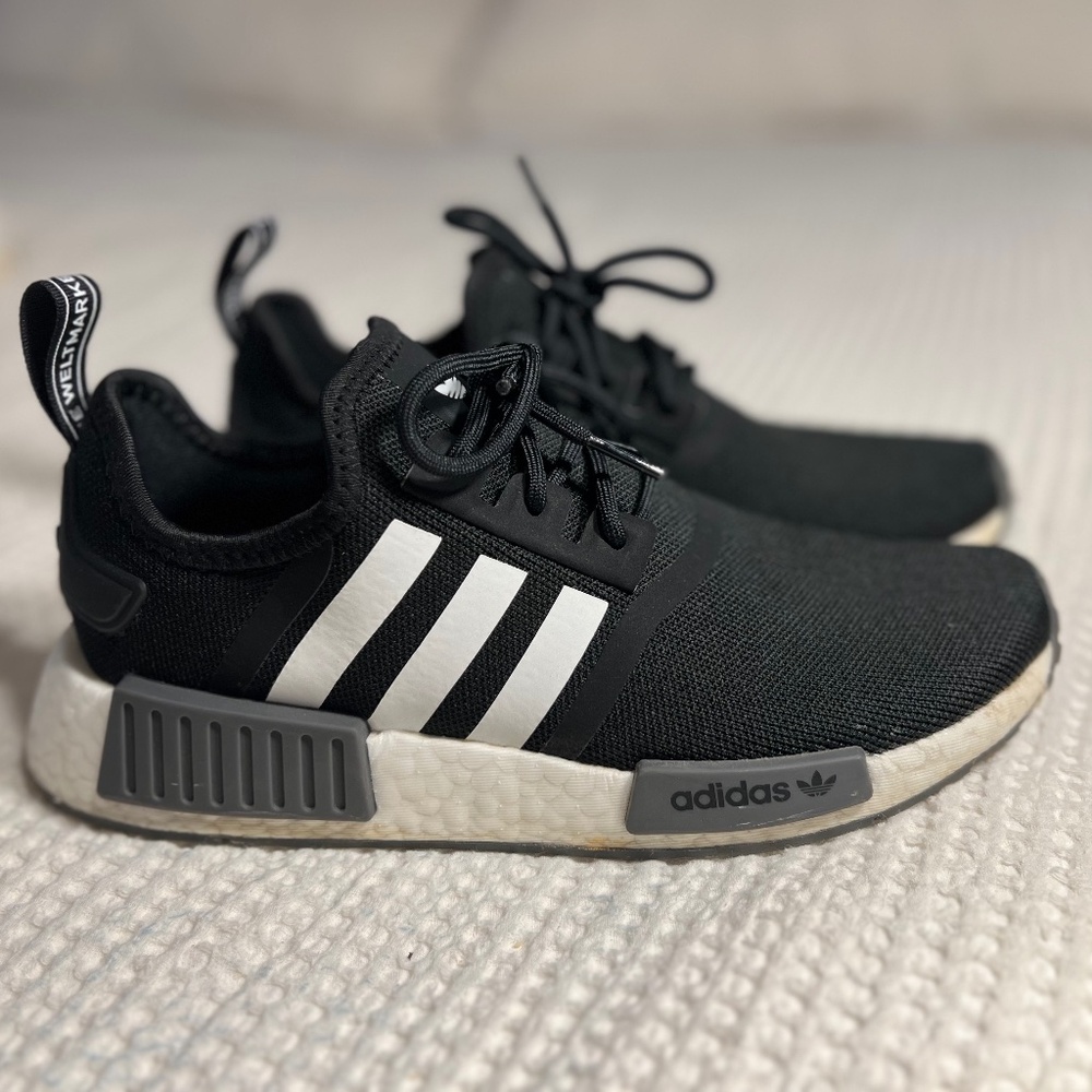 Women’s Adidas NMD_R1 Primeblue